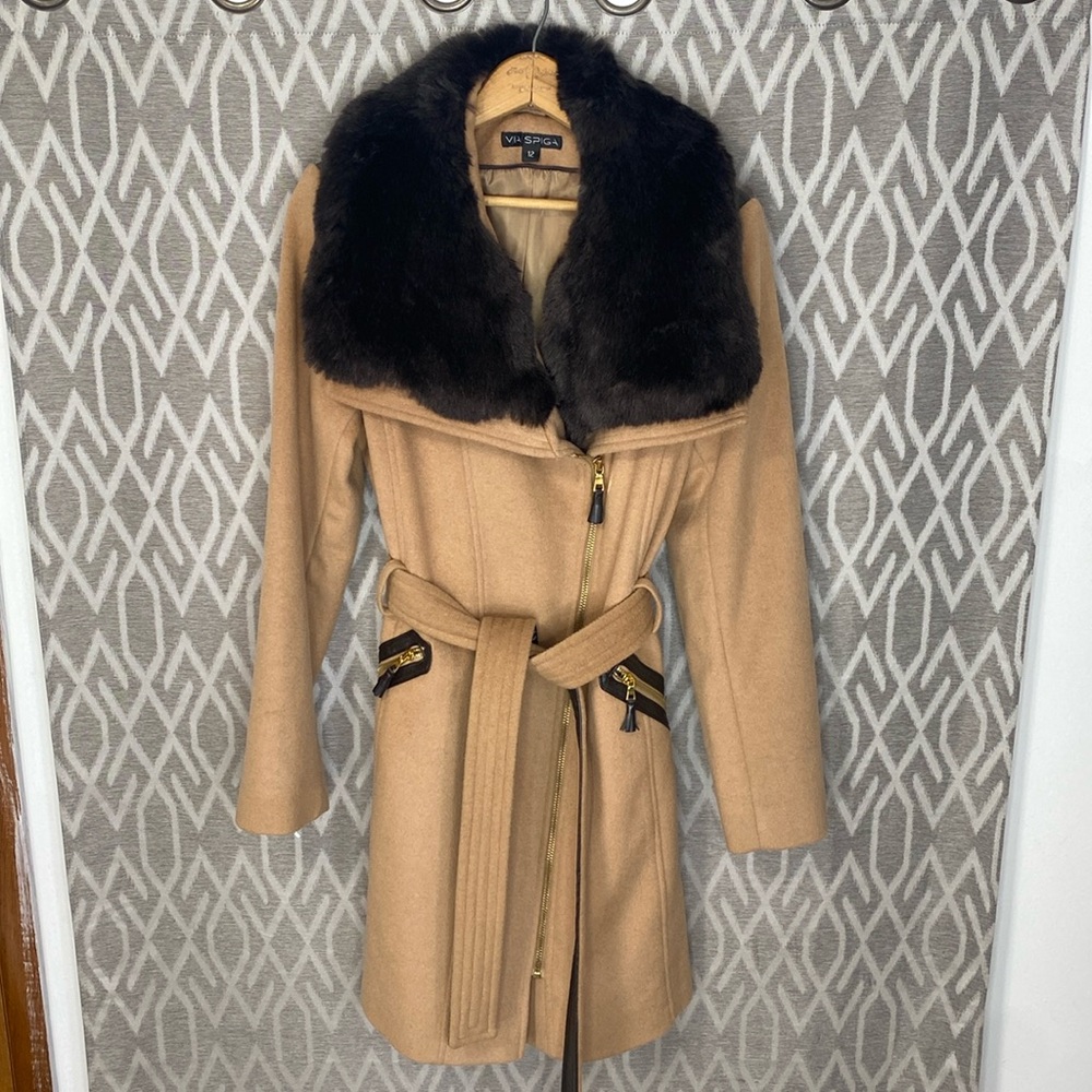Via Spiga Winter Coat with Fur Collar Full Zip Closure Tan & Brown Size: 12